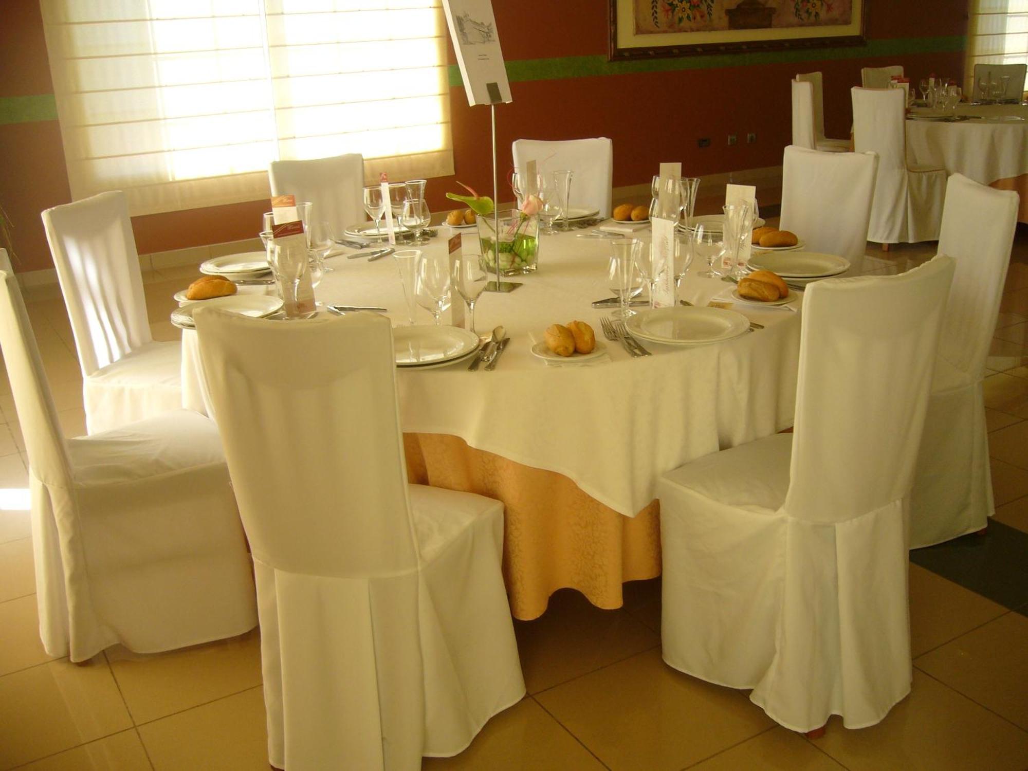 Hotel Restaurante La Alhama Medina de Pomar Exterior foto